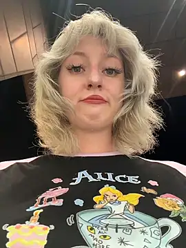 RonnieKiss online show from March 24, 2026, 1:33 pm