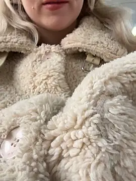 RonnieKiss online show from October 24, 2025, 3:16 am