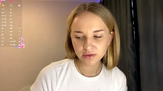 TanekaBoitel online show from October 13, 2025, 10:39 am