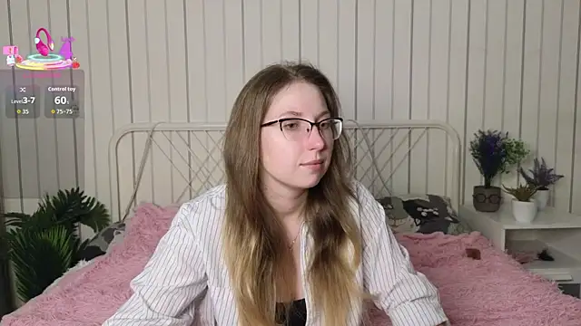 DaliaRadtke online show from October 9, 2025, 8:09 pm