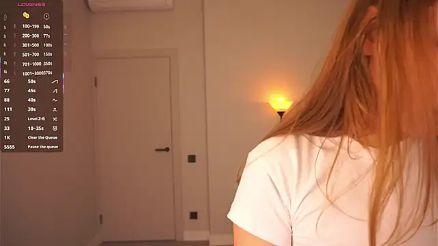 AdrianaCoenen online show from October 9, 2025, 6:52 pm