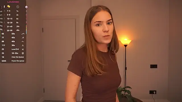 AdrianaCoenen online show from October 5, 2025, 5:47 pm