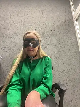 B i r d i e online show from September 30, 2025, 12:11 pm