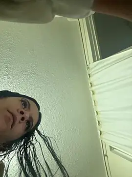 Snapshot of lindaa__ chatting on October 15, 2025, 10:18 pm lindaa online show from October 15, 2025, 10:18 pm
