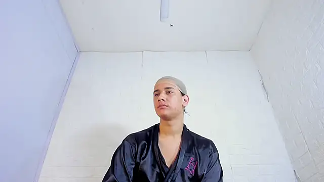 Marian Cristal online show from December 16, 2025, 12:48 am