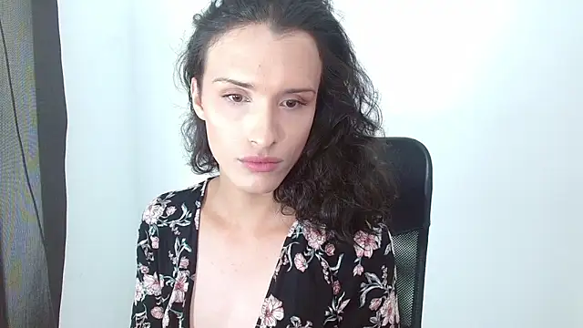 Snapshot of IsabelFernandez chatting on September 20, 2025, 5:07 pm IsabelFernandez online show from September 20, 2025, 5:07 pm
