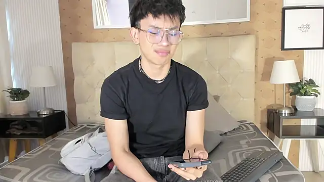 liam twiink online show from November 9, 2025, 7:40 pm