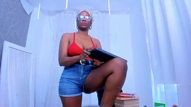 Snapshot of LolaJenkinss chatting on November 24, 2025, 1:11 pm LolaJenkinss online show from November 24, 2025, 1:11 pm