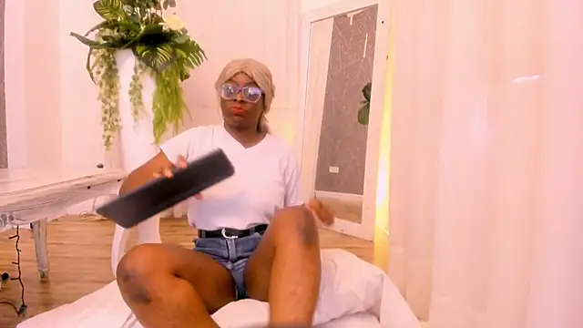 Snapshot of LolaJenkinss chatting on November 17, 2025, 12:53 pm LolaJenkinss online show from November 17, 2025, 12:53 pm