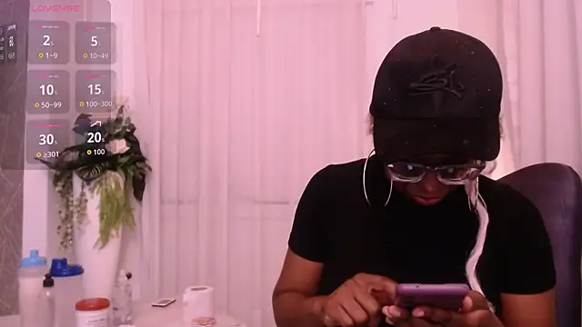 Snapshot of LolaJenkinss chatting on November 9, 2025, 4:05 am LolaJenkinss online show from November 9, 2025, 4:05 am