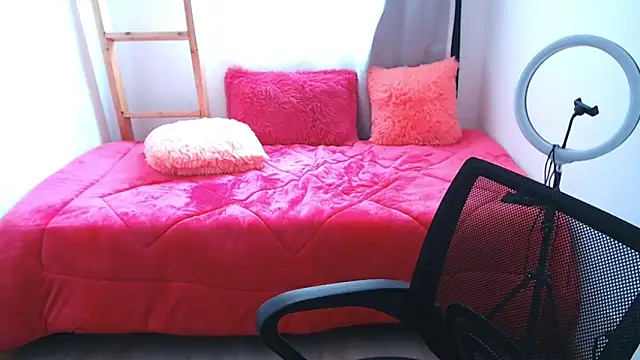 Snapshot of brendasantos_77 chatting on October 16, 2025, 1:41 pm brendasantos 77 online show from October 16, 2025, 1:41 pm