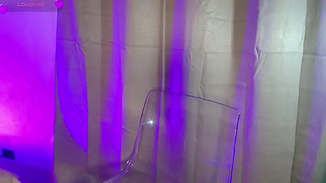 Snapshot of Missdionne_curly chatting on February 13, 2026, 11:21 am Missdionne curly online show from February 13, 2026, 11:21 am