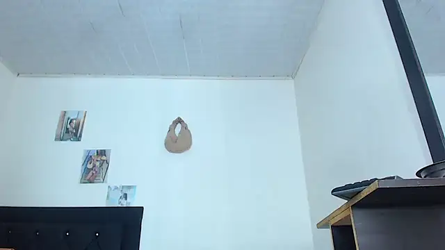 violettath online show from October 19, 2025, 8:50 am