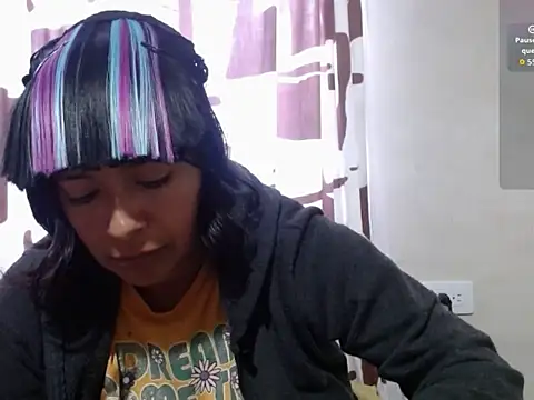 Snapshot of Acelinrose chatting on May 29, 2026, 10:27 pm Acelinrose online show from May 29, 2026, 10:27 pm