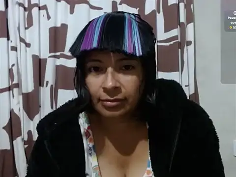 Snapshot of Acelinrose chatting on May 14, 2026, 11:35 pm Acelinrose online show from May 14, 2026, 11:35 pm