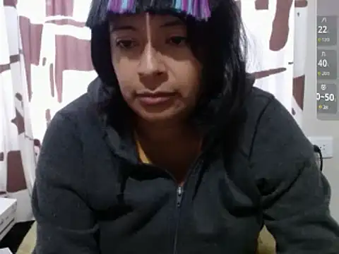 Snapshot of Acelinrose chatting on June 2, 2026, 10:21 pm Acelinrose online show from June 2, 2026, 10:21 pm