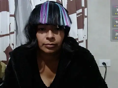 Snapshot of Acelinrose chatting on May 27, 2026, 1:57 am Acelinrose online show from May 27, 2026, 1:57 am