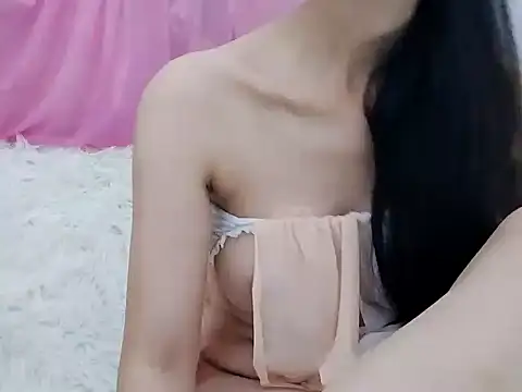 Snapshot of Loveyou202 chatting on February 13, 2026, 4:07 pm Loveyou202 online show from February 13, 2026, 4:07 pm