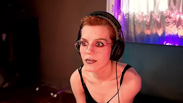 tacodeluxxxe online show from March 16, 2026, 1:46 am