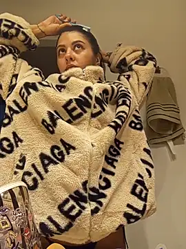 ValeNiitaLuv online show from December 21, 2025, 9:59 pm