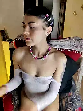 Snapshot of ValeNiitaLuv chatting on June 25, 2026, 12:41 am ValeNiitaLuv online show from June 25, 2026, 12:41 am