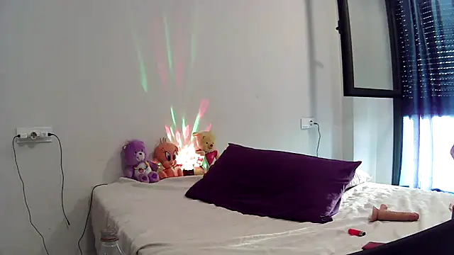 Catylandi1 online show from October 18, 2025, 4:53 pm