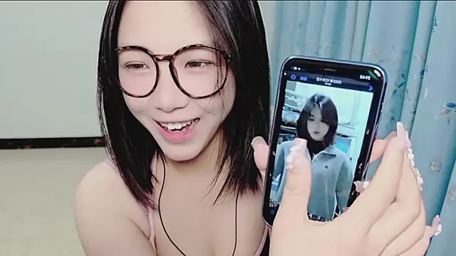 Snapshot of Cherry_S chatting on October 10, 2025, 1:45 pm Cherry S online show from October 10, 2025, 1:45 pm
