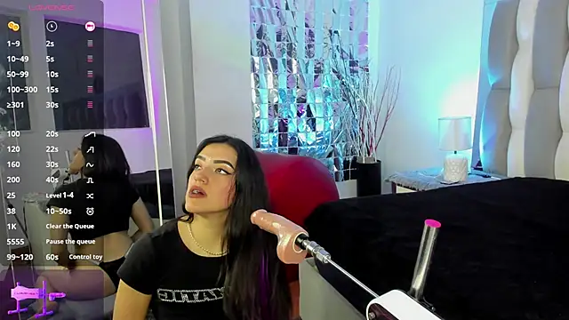 IsaDiiaz online show from October 16, 2025, 4:10 am