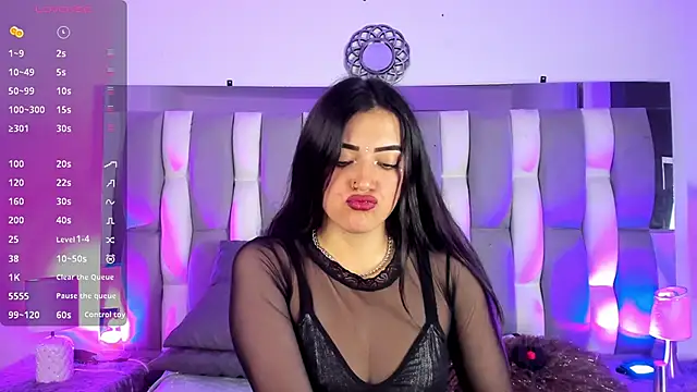 IsaDiiaz online show from October 28, 2025, 4:24 am