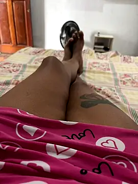 Snapshot of Crislove22 chatting on November 1, 2025, 12:10 pm Crislove22 online show from November 1, 2025, 12:10 pm