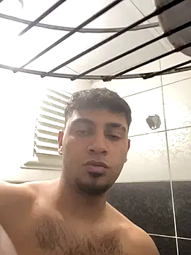 astoperaa online show from November 6, 2025, 6:01 pm