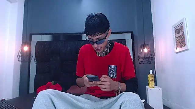 Daniel delux  online show from October 4, 2025, 11:45 am