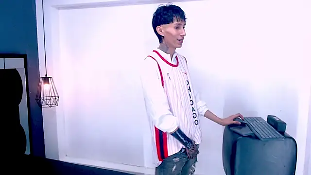 Daniel delux  online show from November 14, 2025, 1:15 pm