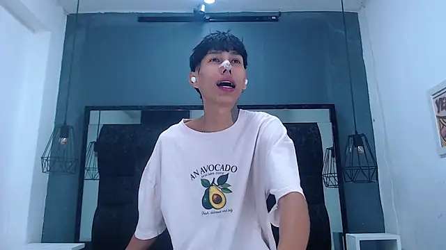 Daniel delux  online show from September 22, 2025, 11:38 am