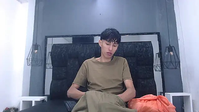 Daniel delux  online show from September 23, 2025, 11:06 am