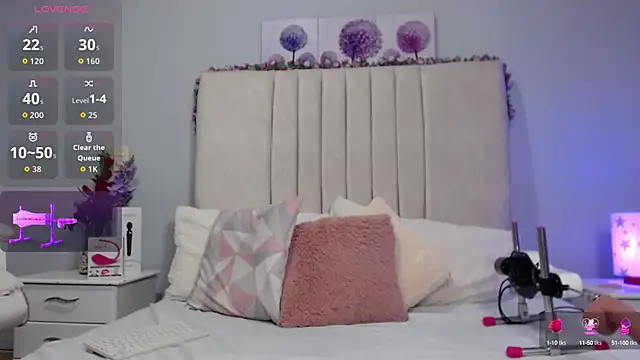 AmandaaWats online show from September 30, 2025, 7:53 pm