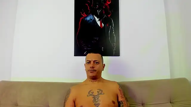 MaximoHall86 online show from November 26, 2025, 12:49 pm