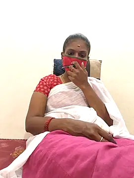 Snapshot of Tamil_Yalini12 chatting on February 8, 2026, 8:17 pm Tamil Yalini12 online show from February 8, 2026, 8:17 pm