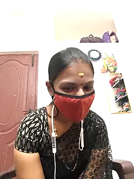 Snapshot of Tamil_Yalini12 chatting on March 3, 2026, 12:45 pm Tamil Yalini12 online show from March 3, 2026, 12:45 pm