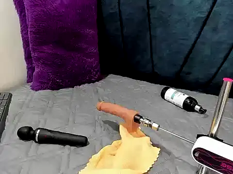 sharlotte ms online show from October 6, 2025, 7:47 pm