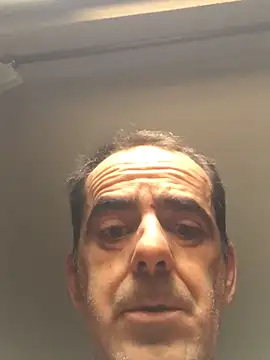 tiago1981pt online show from November 3, 2025, 1:47 pm