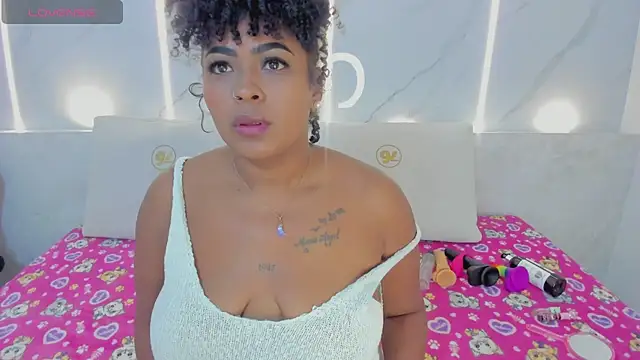 Snapshot of erlys_brown chatting on October 6, 2025, 3:40 am erlys brown online show from October 6, 2025, 3:40 am