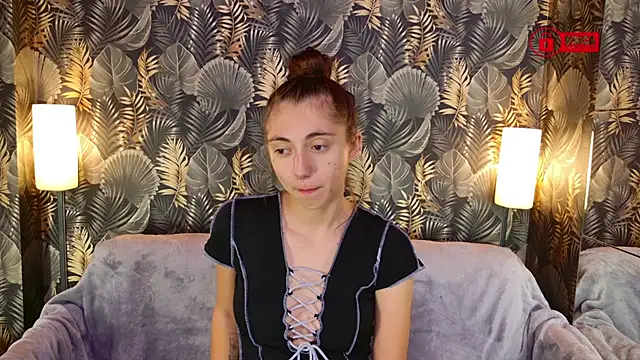 Charming LIA online show from October 9, 2025, 1:33 pm