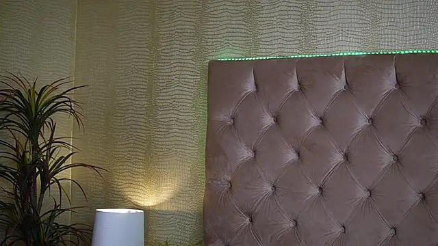 TiffanyTaboo online show from October 14, 2025, 6:25 am