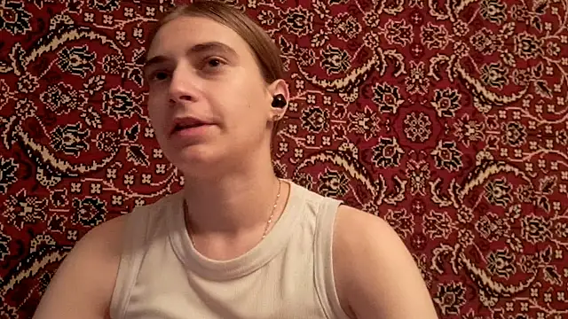 ivetabloom online show from September 26, 2025, 5:42 pm