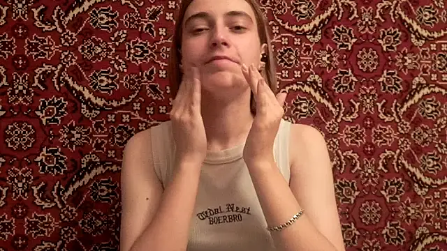 ivetabloom online show from September 21, 2025, 5:29 pm