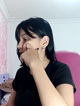 xoxo milk online show from February 19, 2026, 7:44 pm