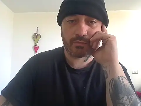 Snapshot of hhhxxx1177 chatting on October 29, 2025, 10:47 am hhhxxx1177 online show from October 29, 2025, 10:47 am