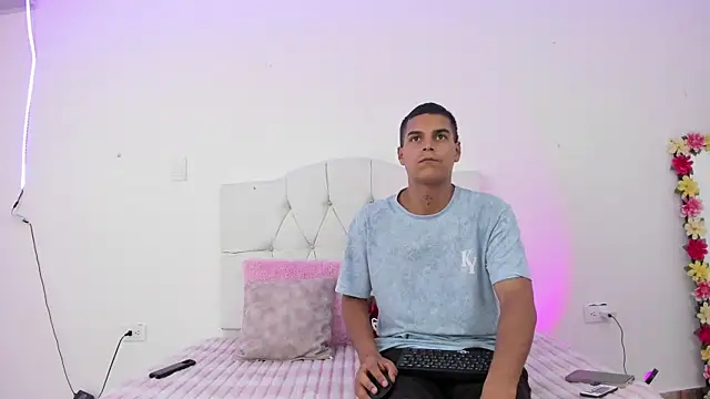 Snapshot of celestederek chatting on November 13, 2025, 6:12 pm celestederek online show from November 13, 2025, 6:12 pm