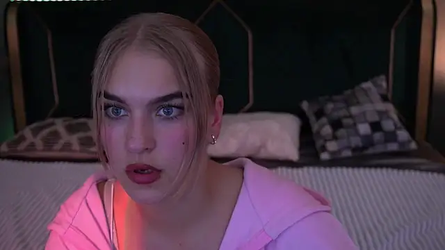 AlinaLiii online show from November 10, 2025, 8:58 pm